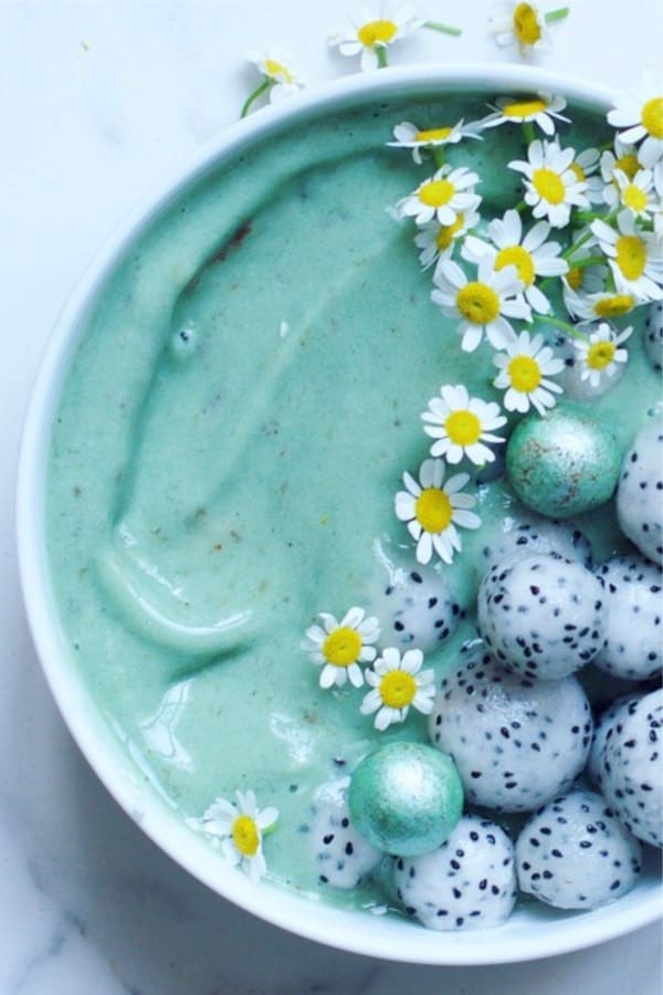 smoothie bowl mint chocolate