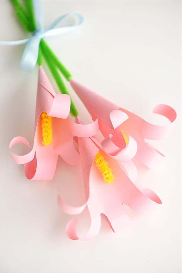handprint craft tutorial for paper flowers