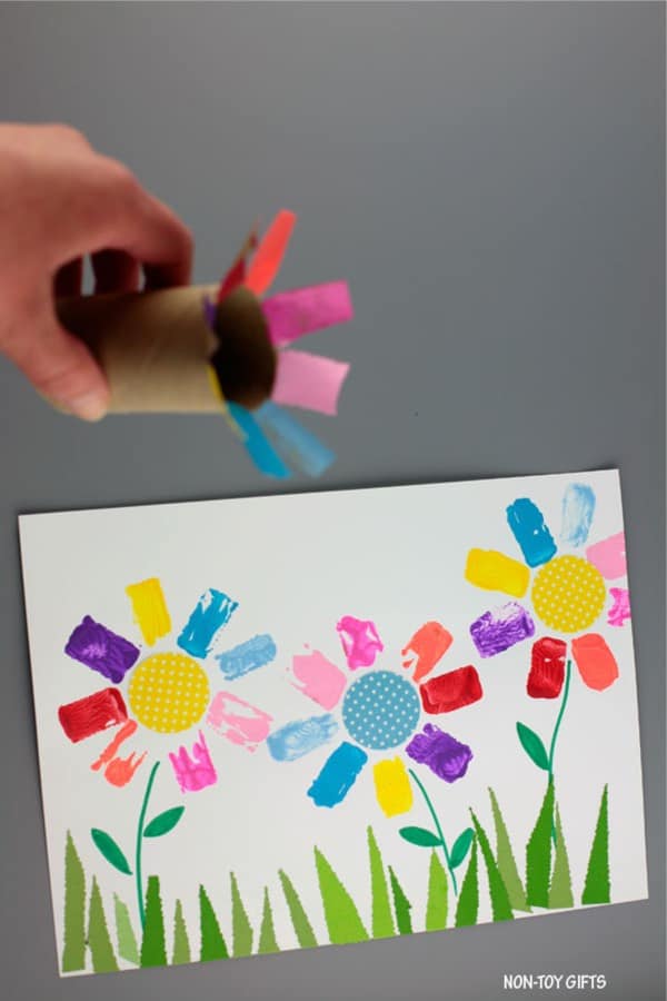 toilet roll art to make painted flowers