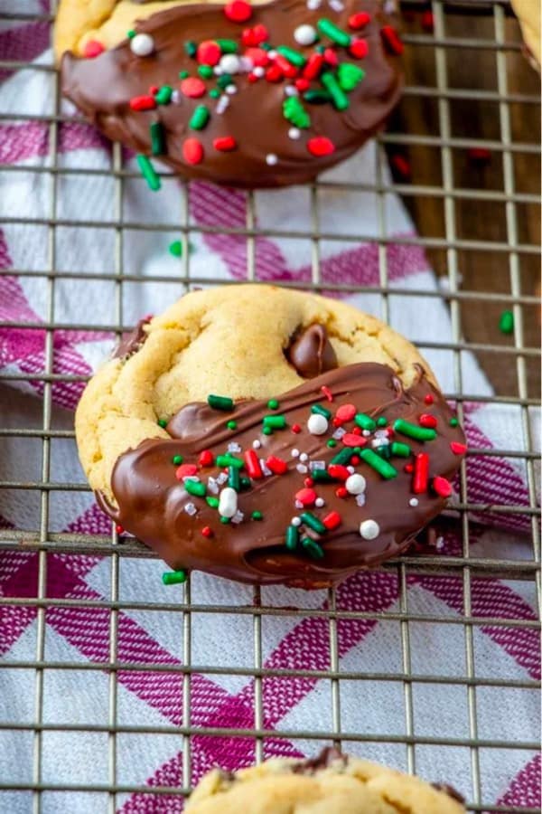 easy chocolate chip cookies for the holidays