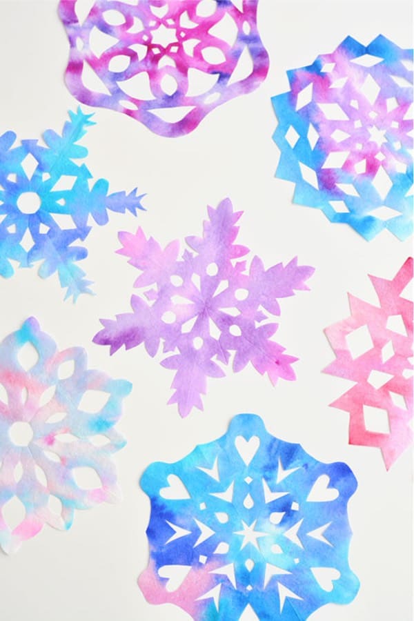 winter snowflake craft with coffee filters