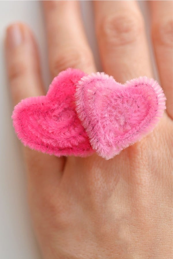 valentines day pipe cleaner craft idea for kids