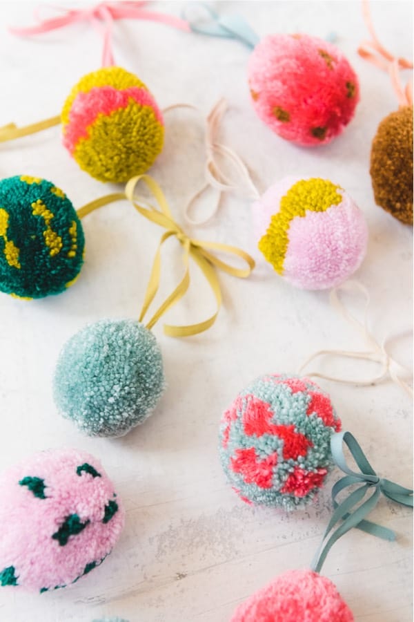 how to make easter egg pom pom with yarn