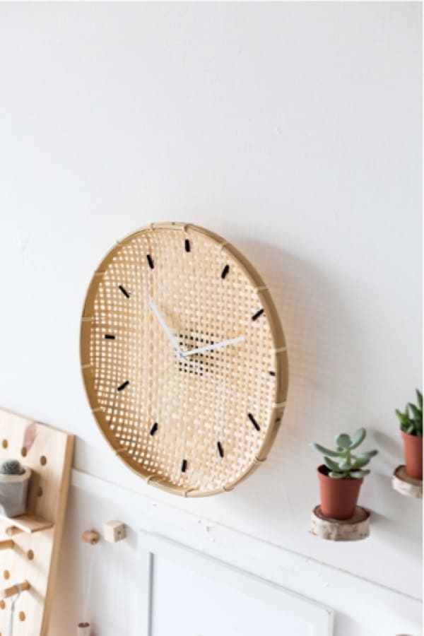 how to make a clock with a cheap basket