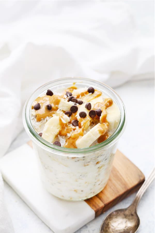 easy to make overnight oat recipe with bananas