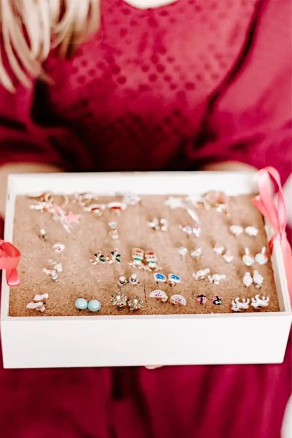 cheap diy earring holder craft with cork
