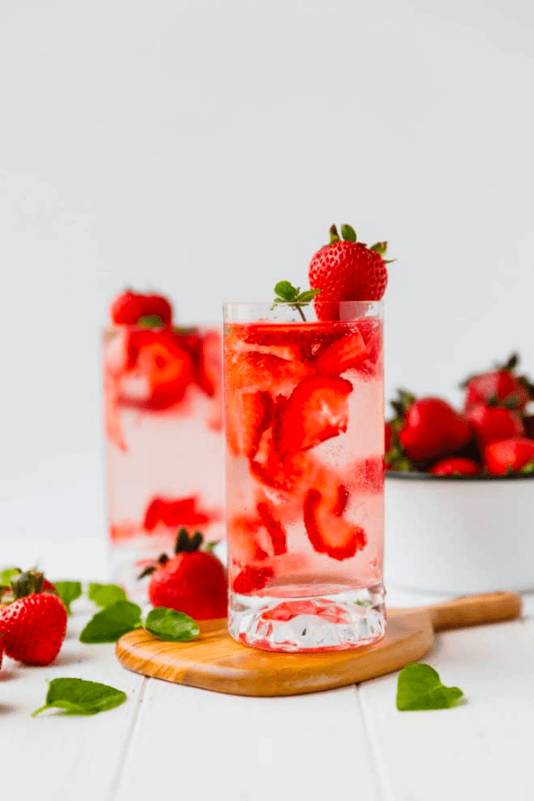 Low Sugar Sugar Strawberry Smash Cocktail