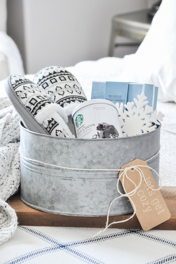 FARMHOUSE-STYLE GIFT BASKET