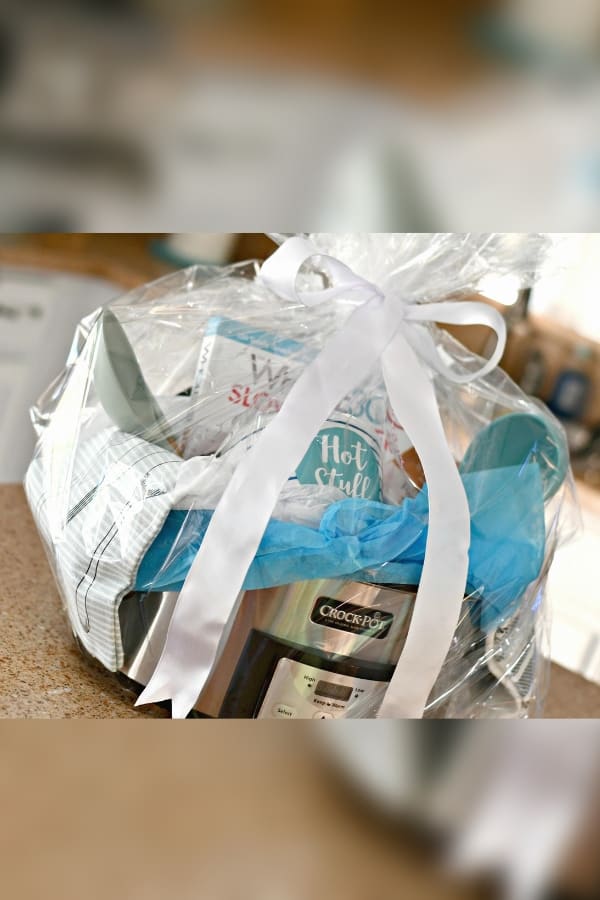 SLOW COOKER GIFT BASKET