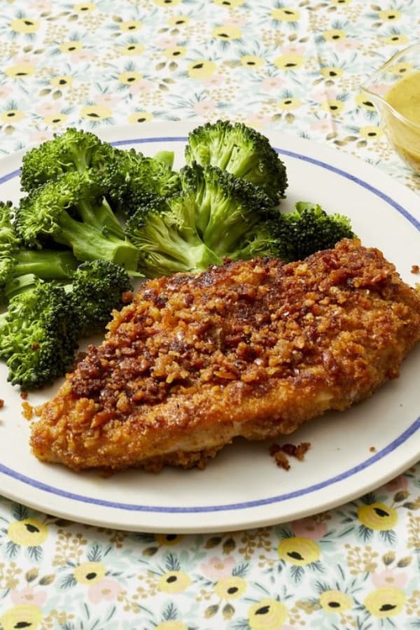 PRETZEL-CRUSTED CHICKEN WITH BROCCOLI