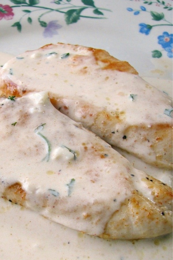 PAN-SEARED CHICKEN WITH GOUDA CREAM SAUCE