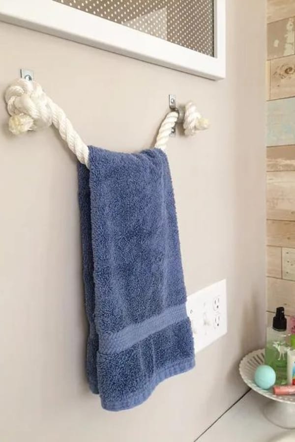 DIY ROPE TOWEL HOLDER