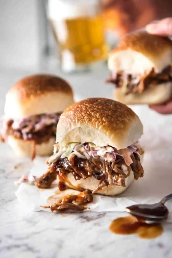 SLOW COOKER PULLED PORK SANDWICHES