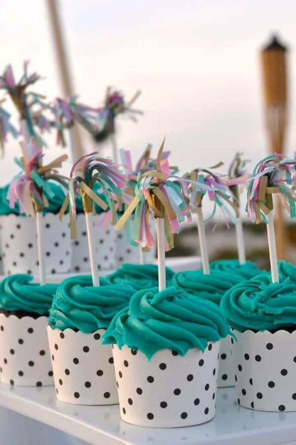 TISSUE PAPER CUPCAKE TOPPERS