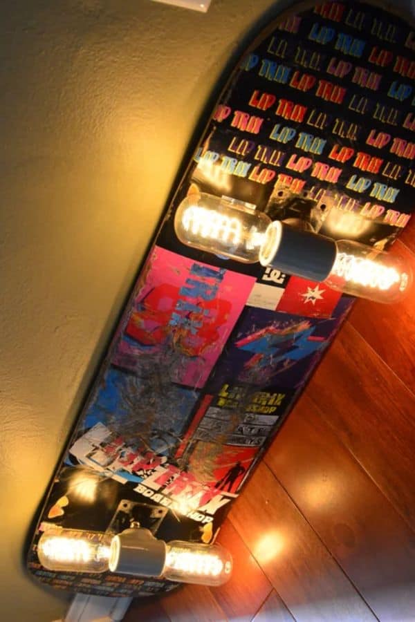 SKATEBOARD LAMP