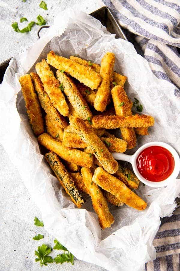 BAKED PARMESAN ZUCCHINI FRIES