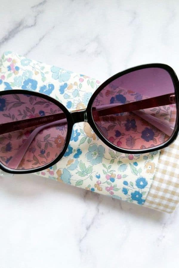 DIY SUNGLASSES CASE