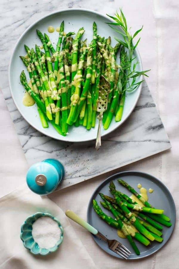 GRILLED ASPARAGUS WITH LEMON TARRAGON DRESSING