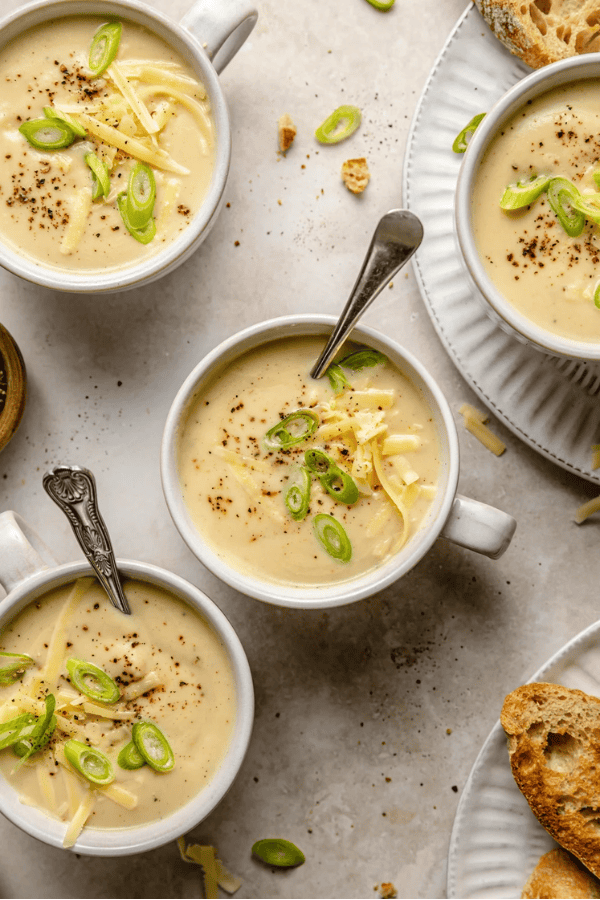 Roasted Cauliflower Soup